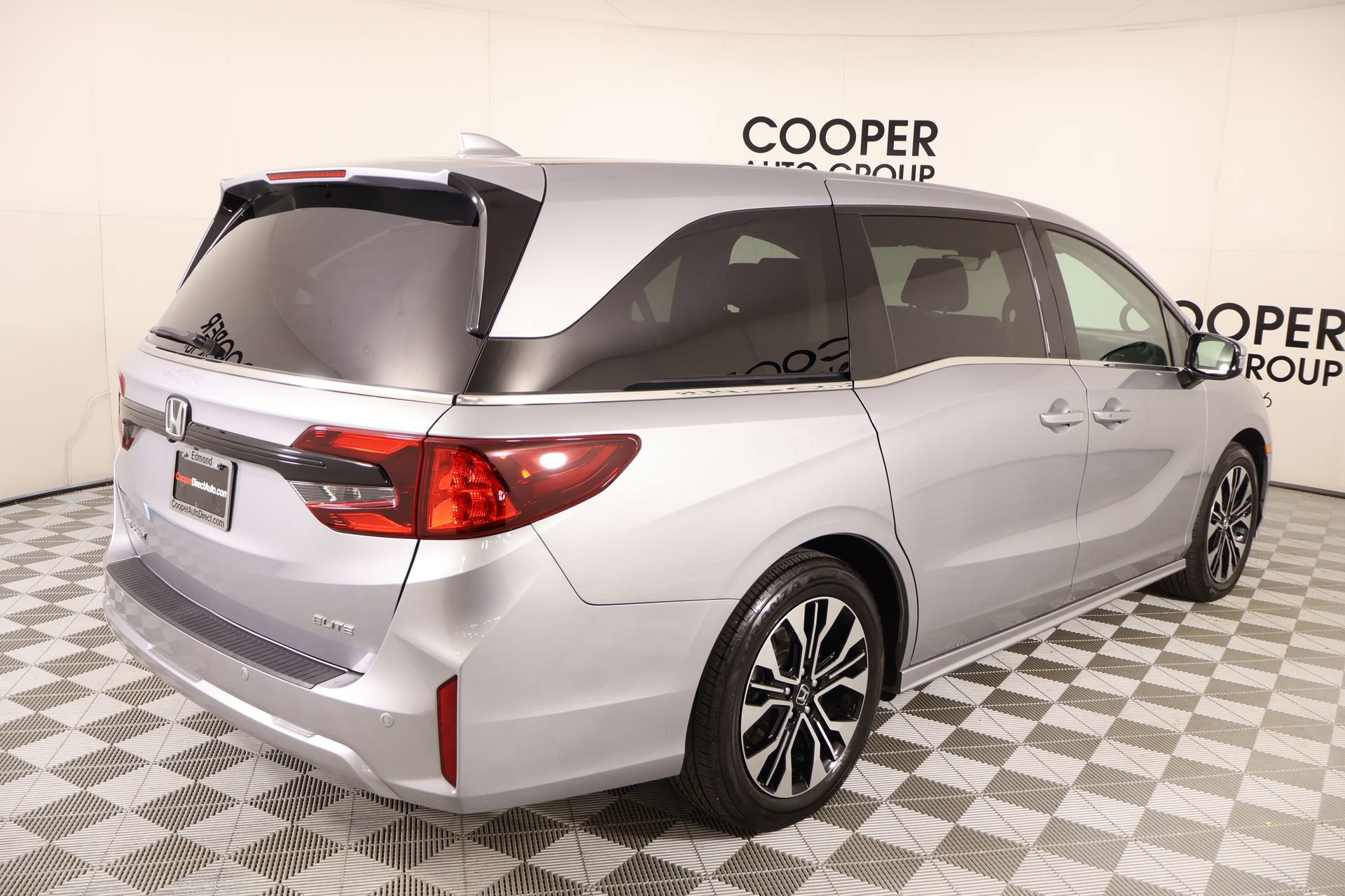 Used 2025 Honda Odyssey Elite image 22