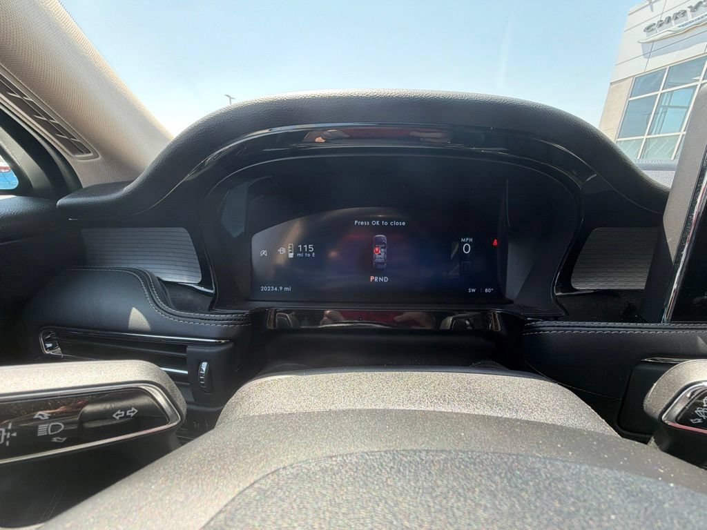 Used 2025 Lincoln Corsair FWD image 10