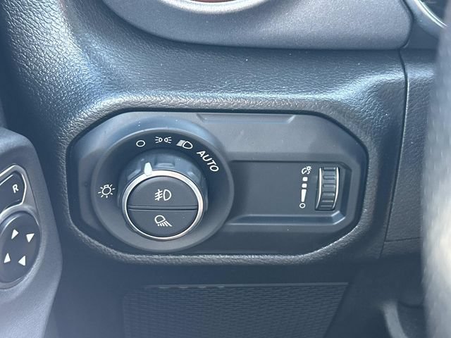 Used 2023 Jeep Gladiator Mojave w/ Cold Weather Group AWD/4WD image 32