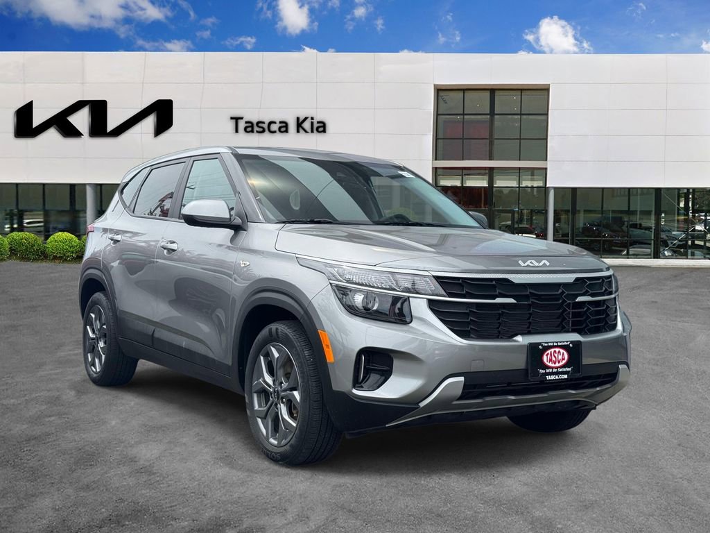 Used 2024 Kia Seltos LX AWD/4WD image 1