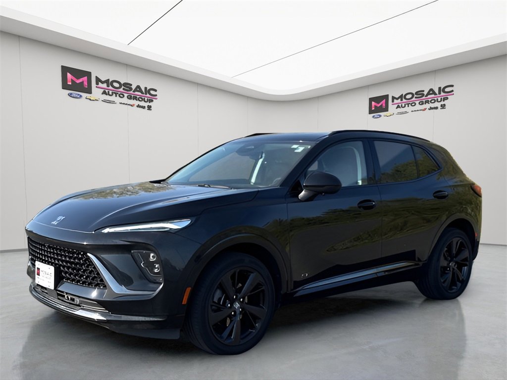 Used 2024 Buick Envision Sport Touring image 3