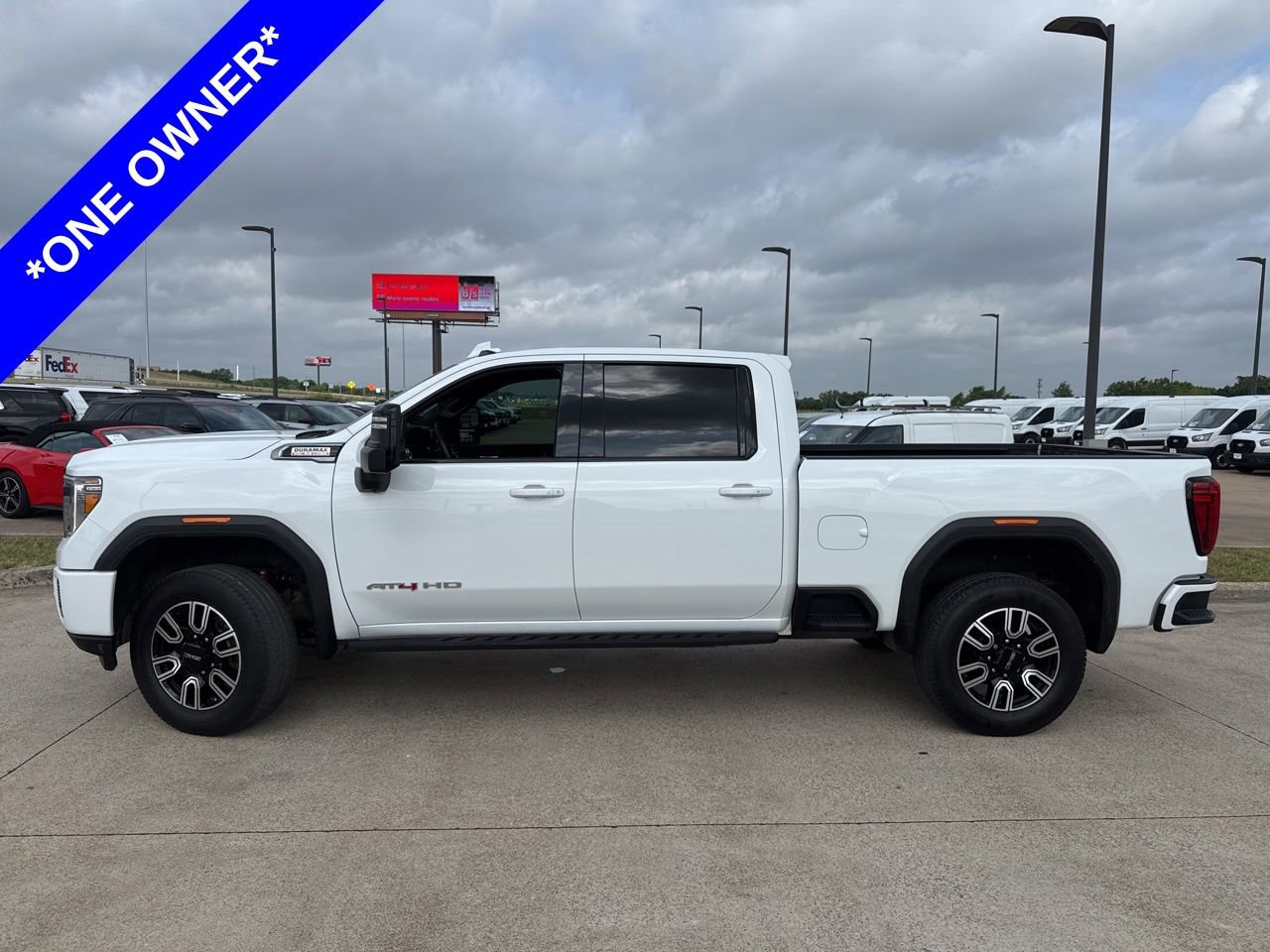 Used 2022 GMC Sierra 2500 AT4 w/ AT4 Premium Plus Package AWD/4WD image 3