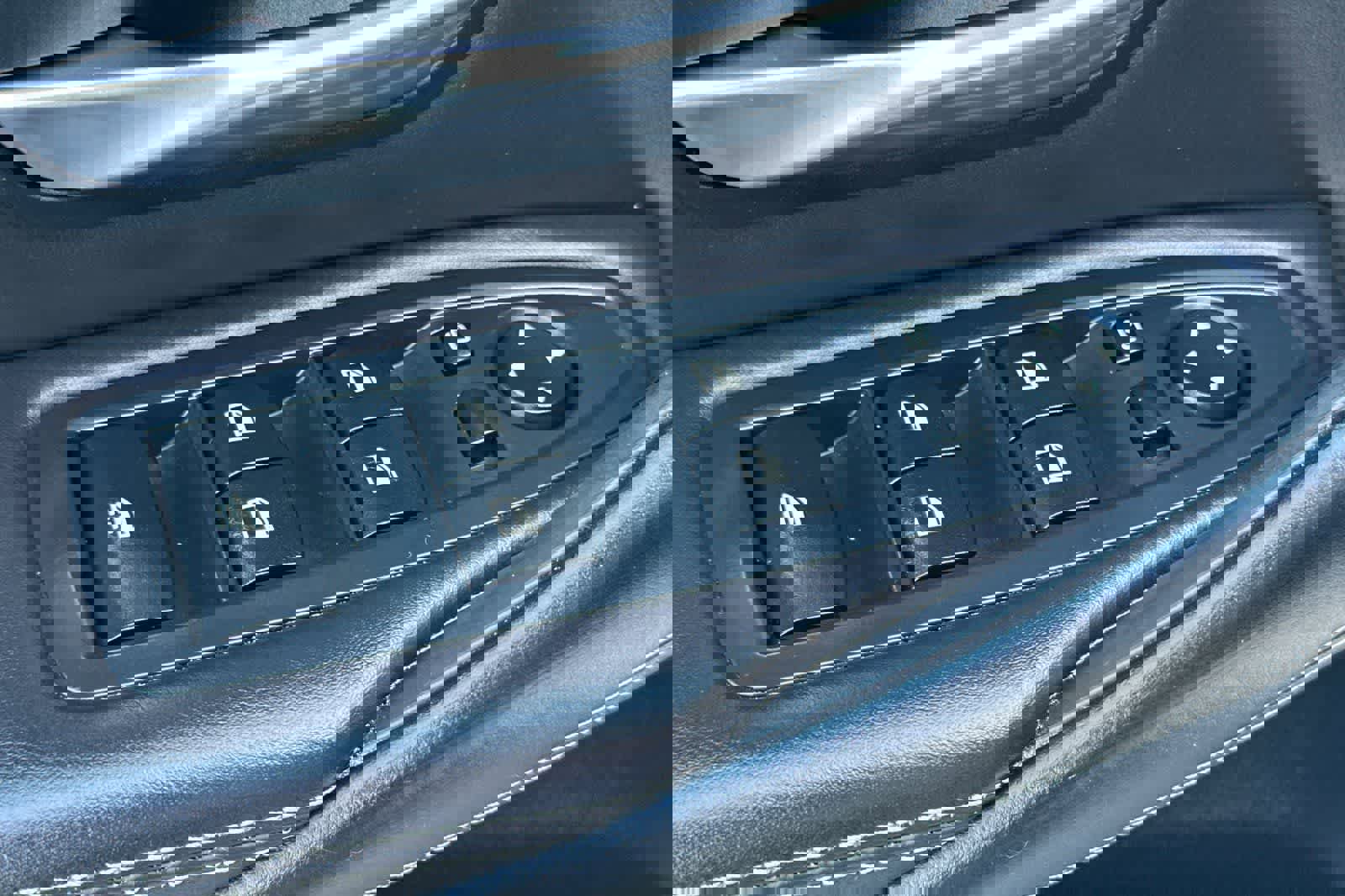 Used 2017 BMW M4 Convertible image 14