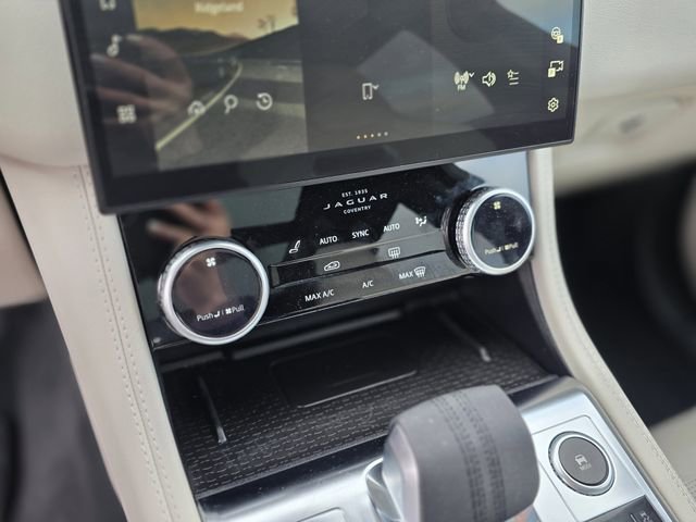 Used 2025 Jaguar F-PACE R-Dynamic S image 13