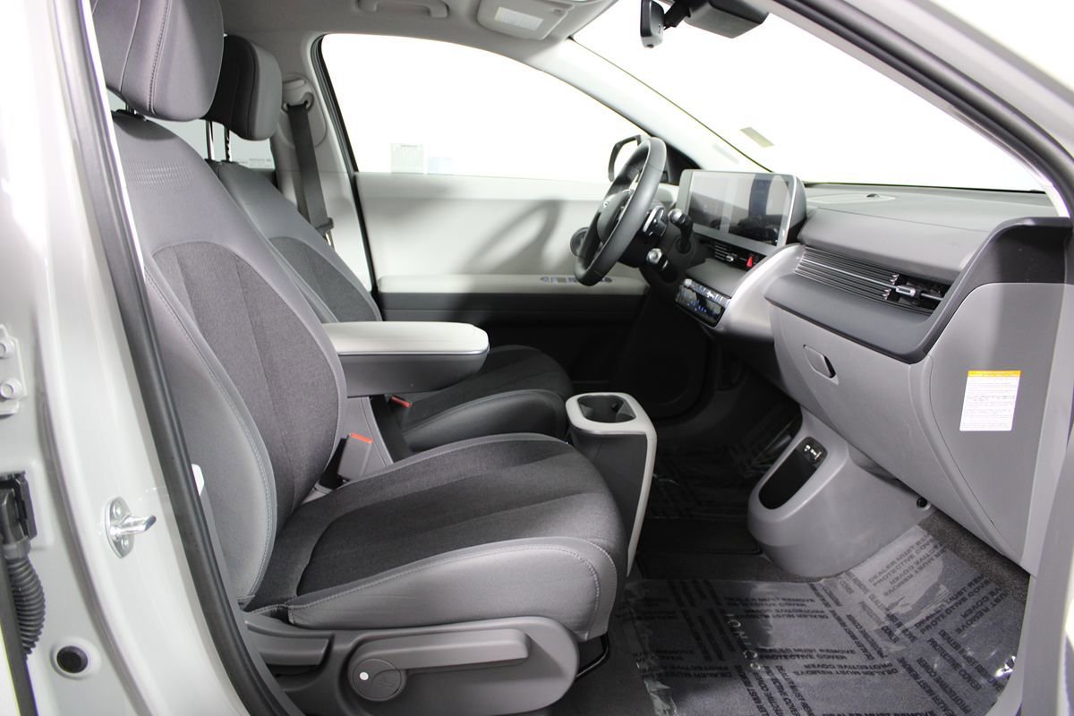 Used 2024 Hyundai Ioniq 5 SEL RWD image 10
