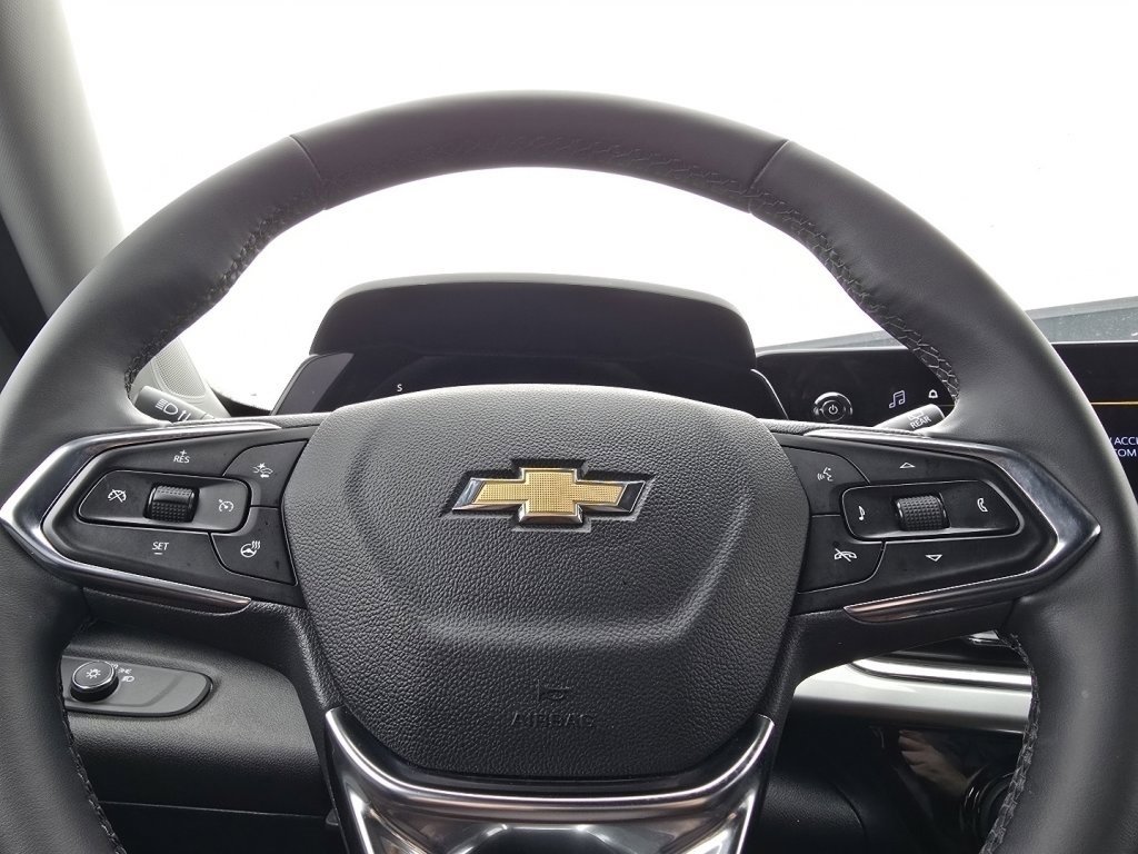 Certified 2025 Chevrolet Trax LT w/ Driver Confidence Package image 23