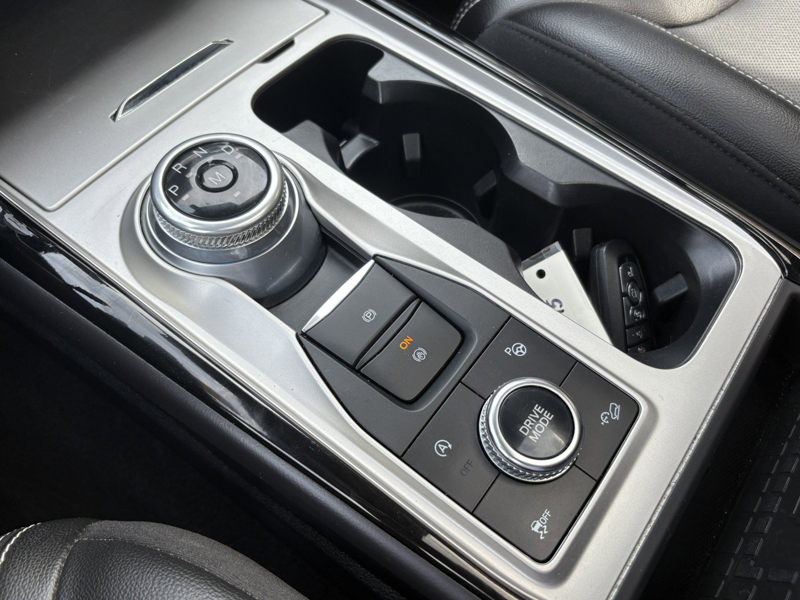 Used 2022 Ford Explorer ST w/ ST Street Pack image 21