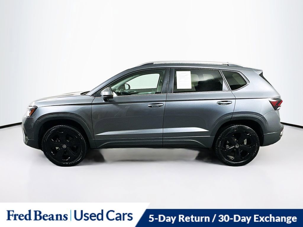 Certified 2025 Volkswagen Taos SEL w/ Black Wheel Plus Package image 4