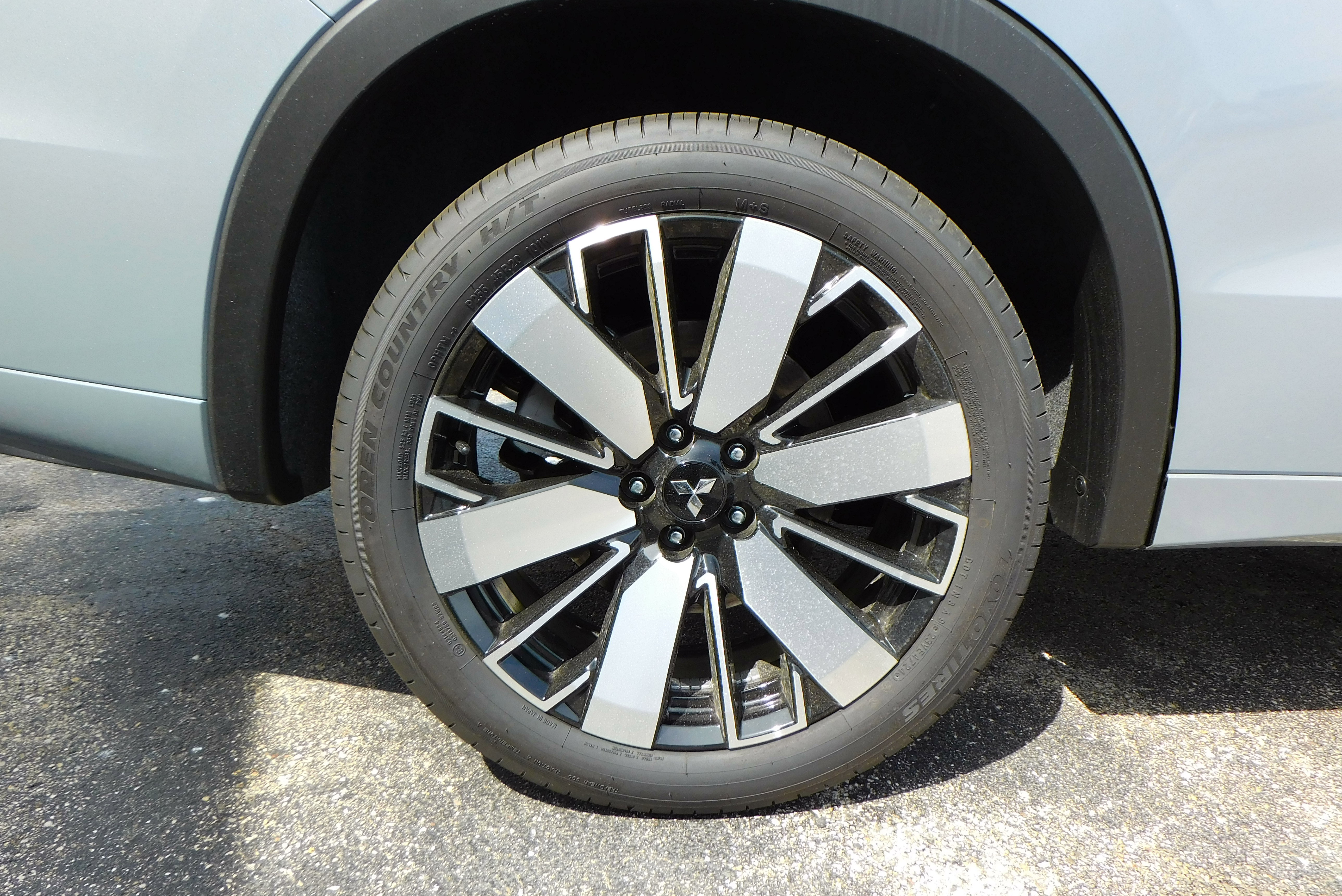 Used 2025 Mitsubishi Outlander SEL image 8