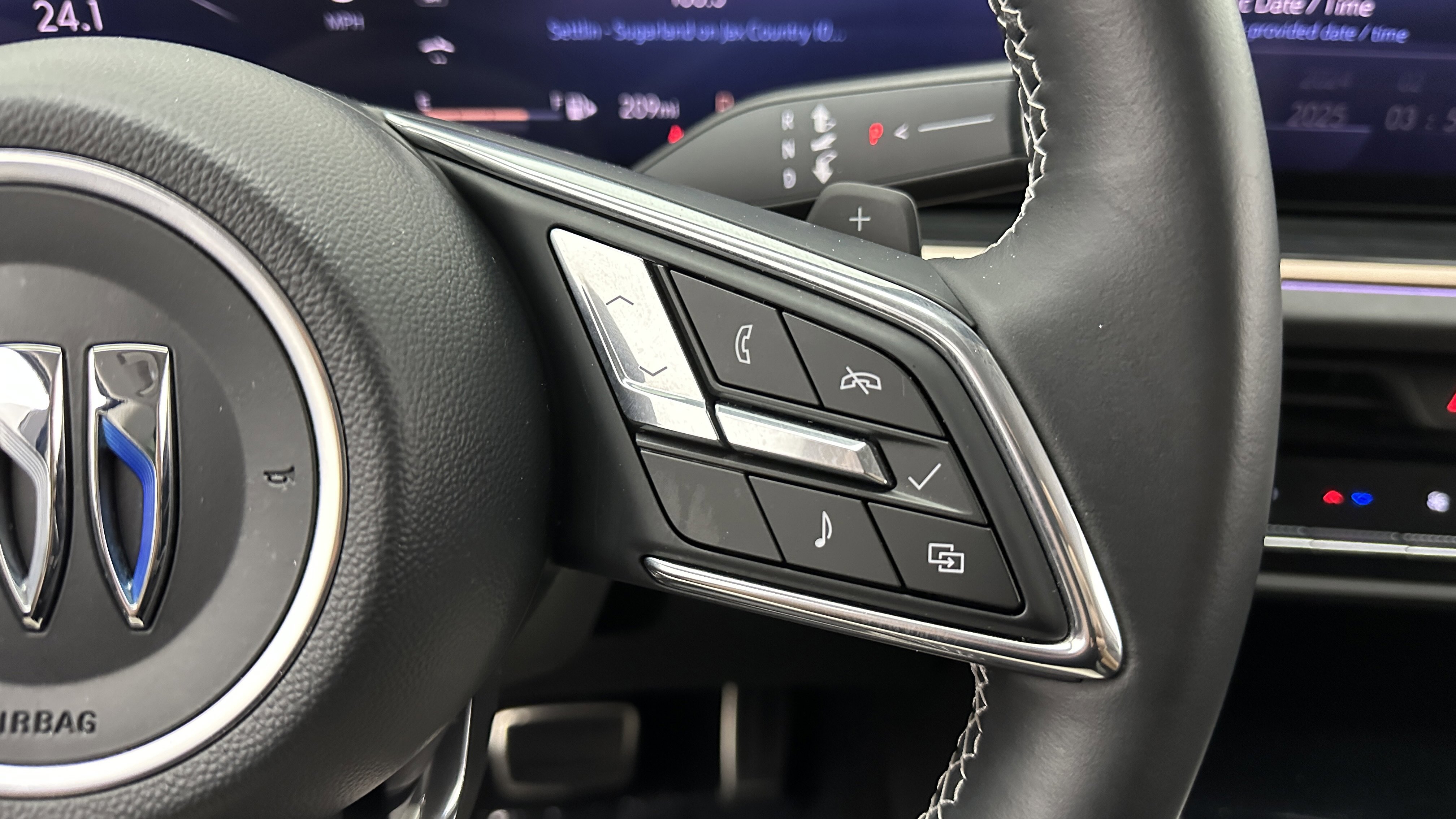 Used 2024 Buick Envision Sport Touring image 18