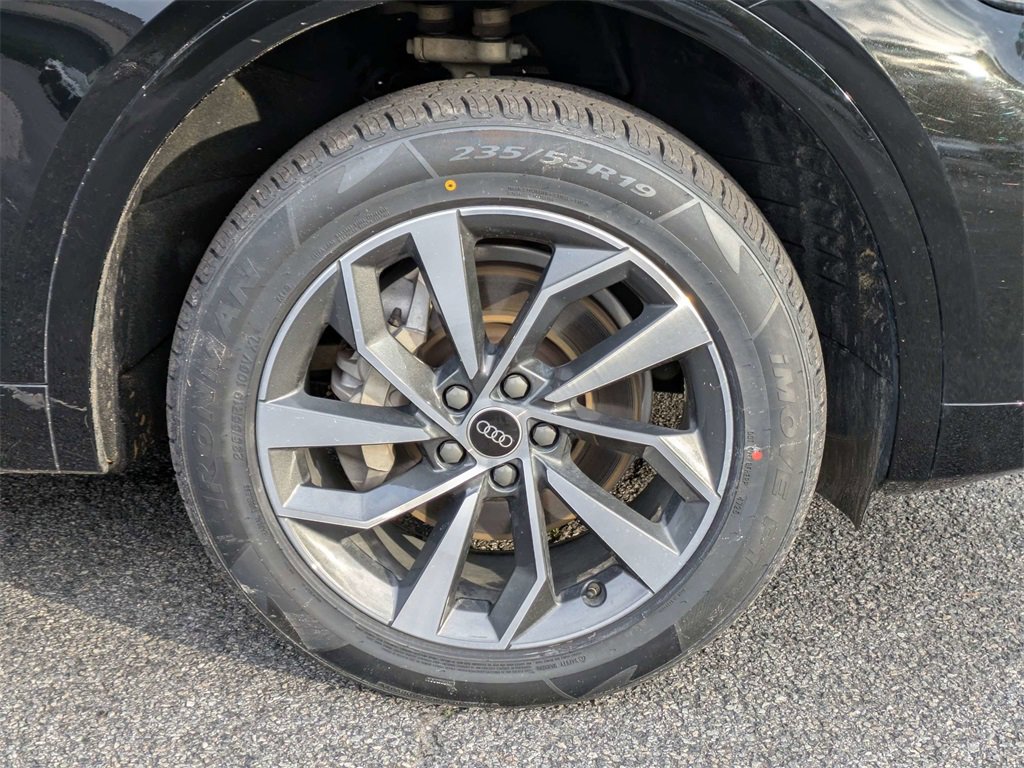 Used 2023 Audi Q5 2.0T Premium w/ Convenience Package image 12