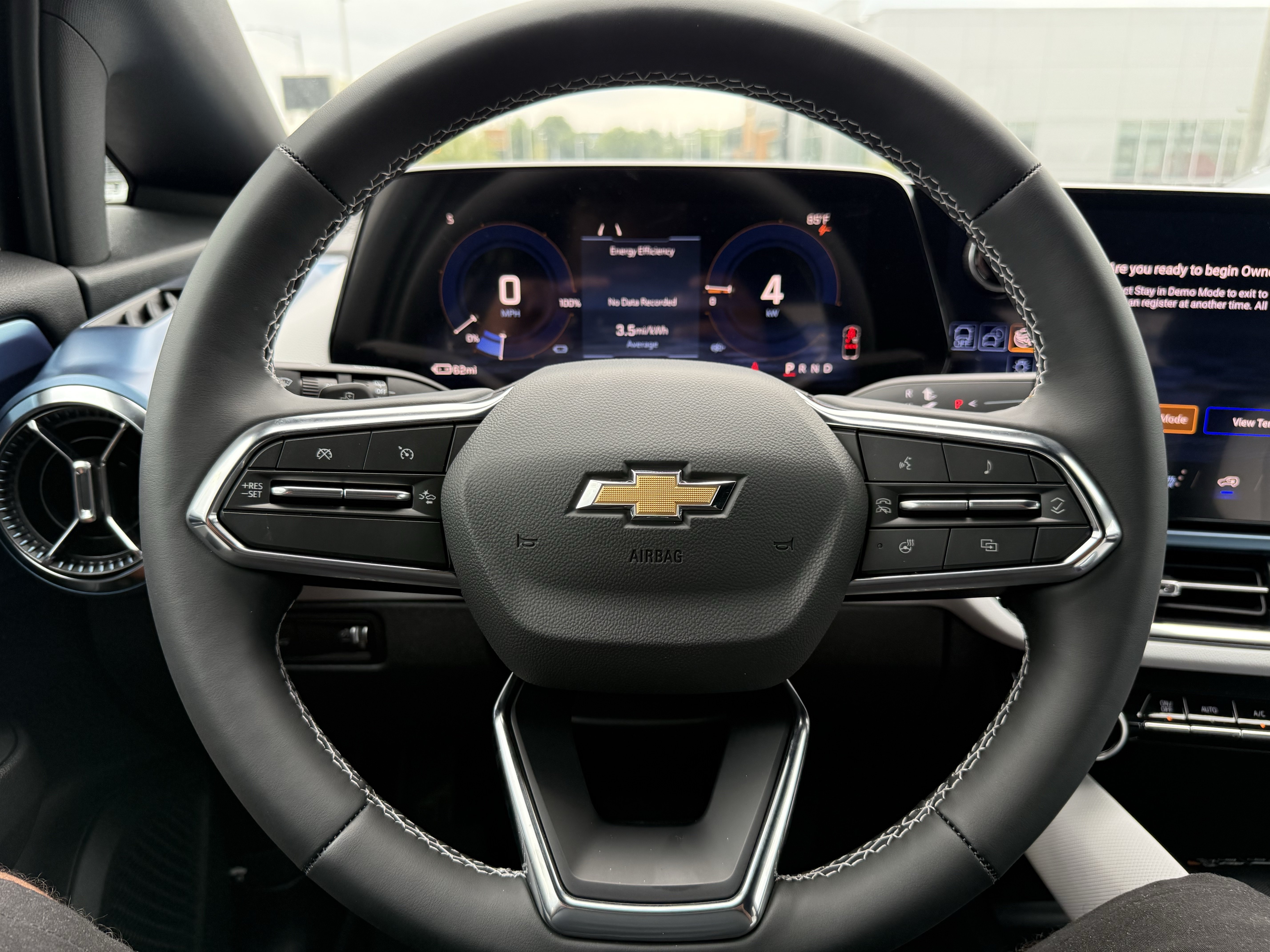 New 2026 Chevrolet Equinox EV LT FWD image 17