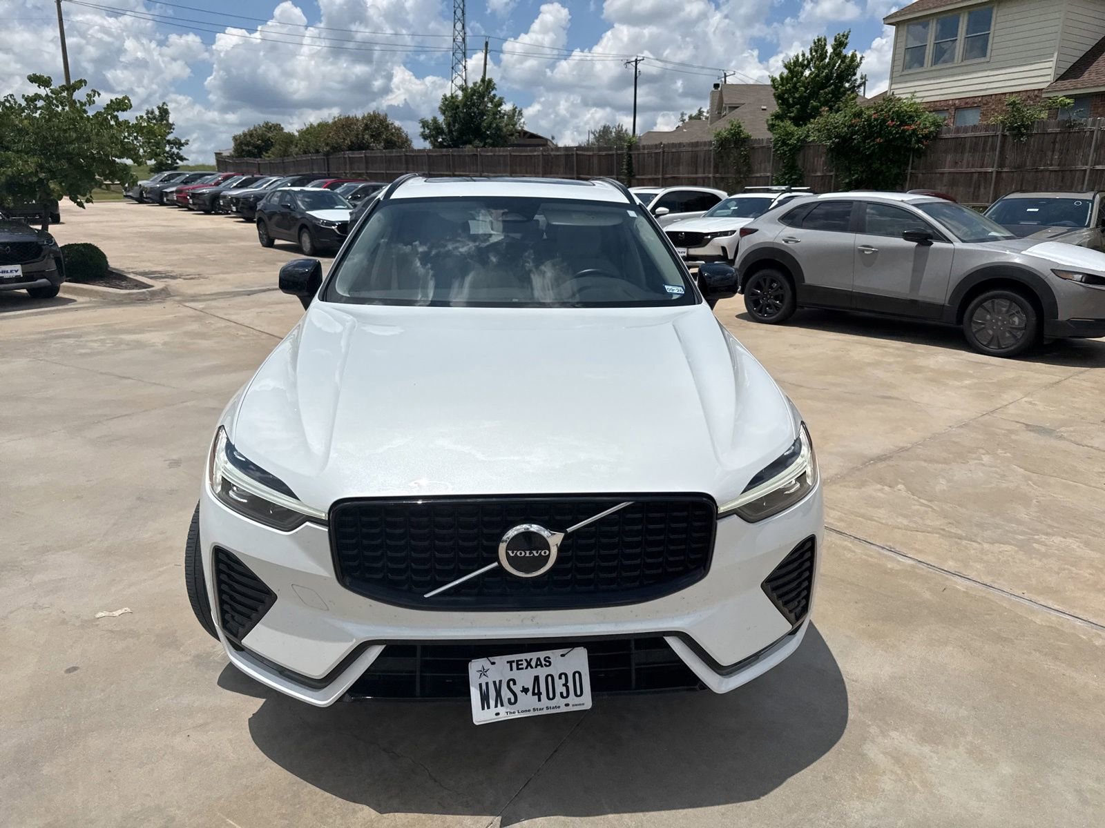 Used 2024 Volvo XC60 B5 Core AWD/4WD image 4