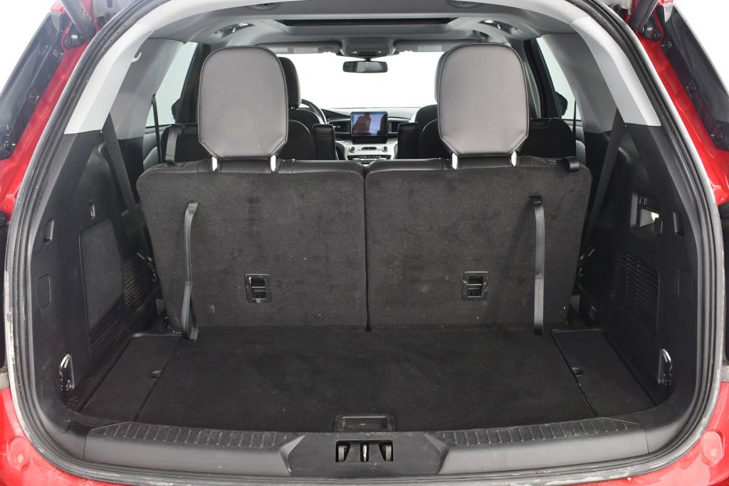 Used 2023 Ford Explorer XLT w/ Equipment Group 202A image 21