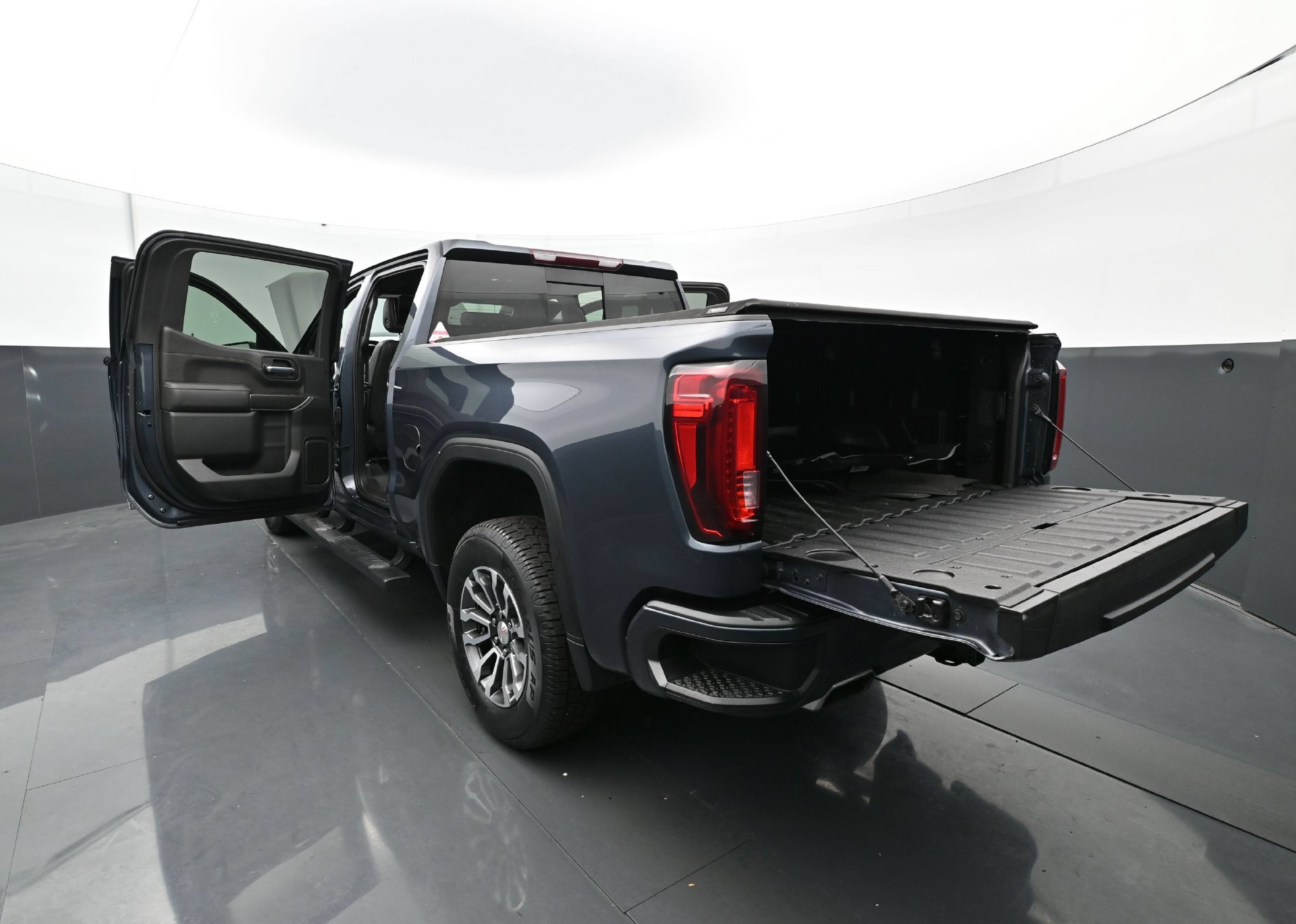Used 2021 GMC Sierra 1500 AT4 w/ Off-Road Performance Package AWD/4WD image 36