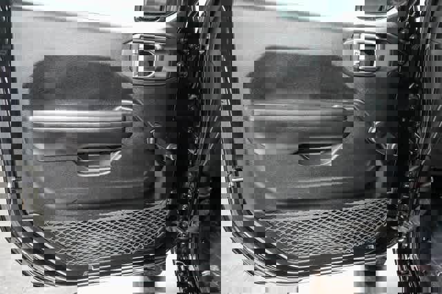 Used 2019 Jeep Wrangler Unlimited Sport image 17