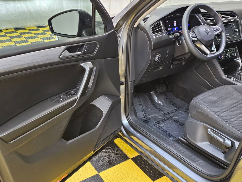 Used 2022 Volkswagen Tiguan S image 21