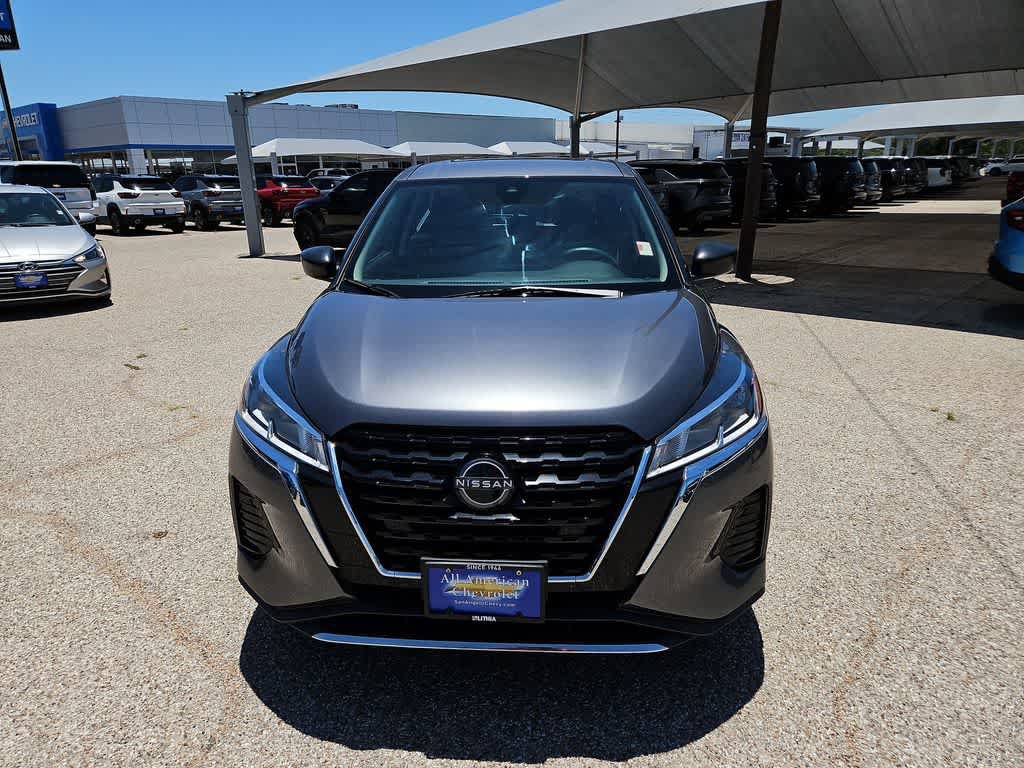 Used 2023 Nissan Kicks S FWD image 3