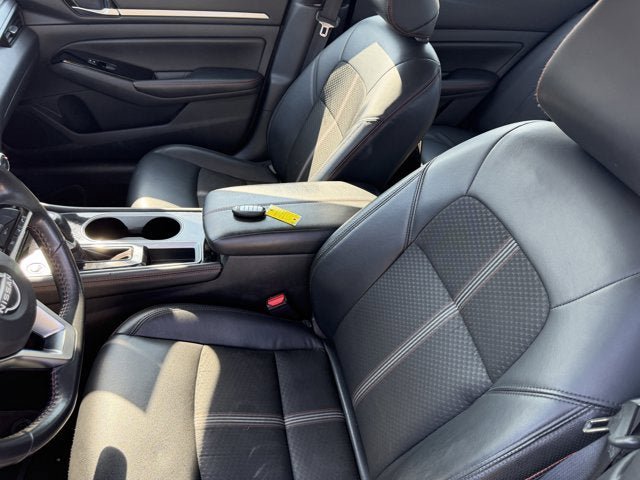Used 2024 Nissan Altima 2.5 SR FWD image 14