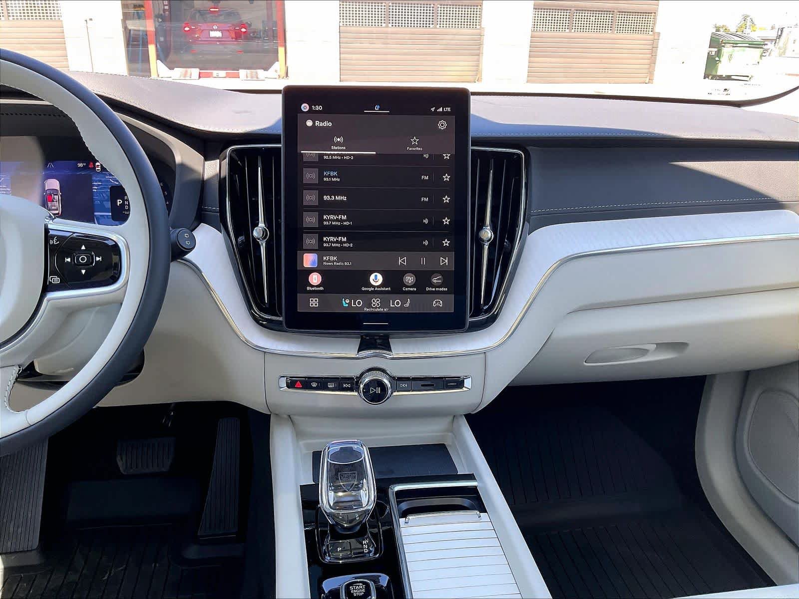 New 2027 Volvo XC60 B5 Ultra AWD/4WD image 9
