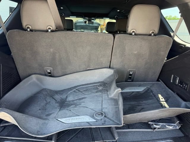 Used 2022 Chevrolet Tahoe Z71 w/ Luxury Package AWD/4WD image 14