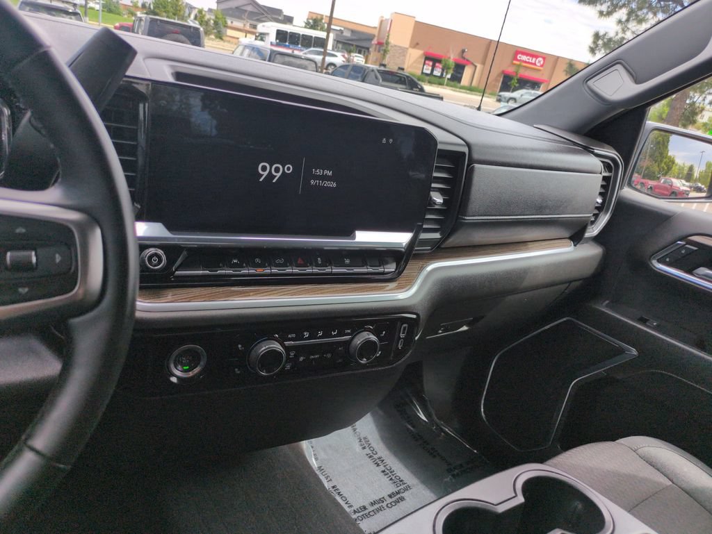 Used 2024 Chevrolet Silverado 1500 LT AWD/4WD image 17
