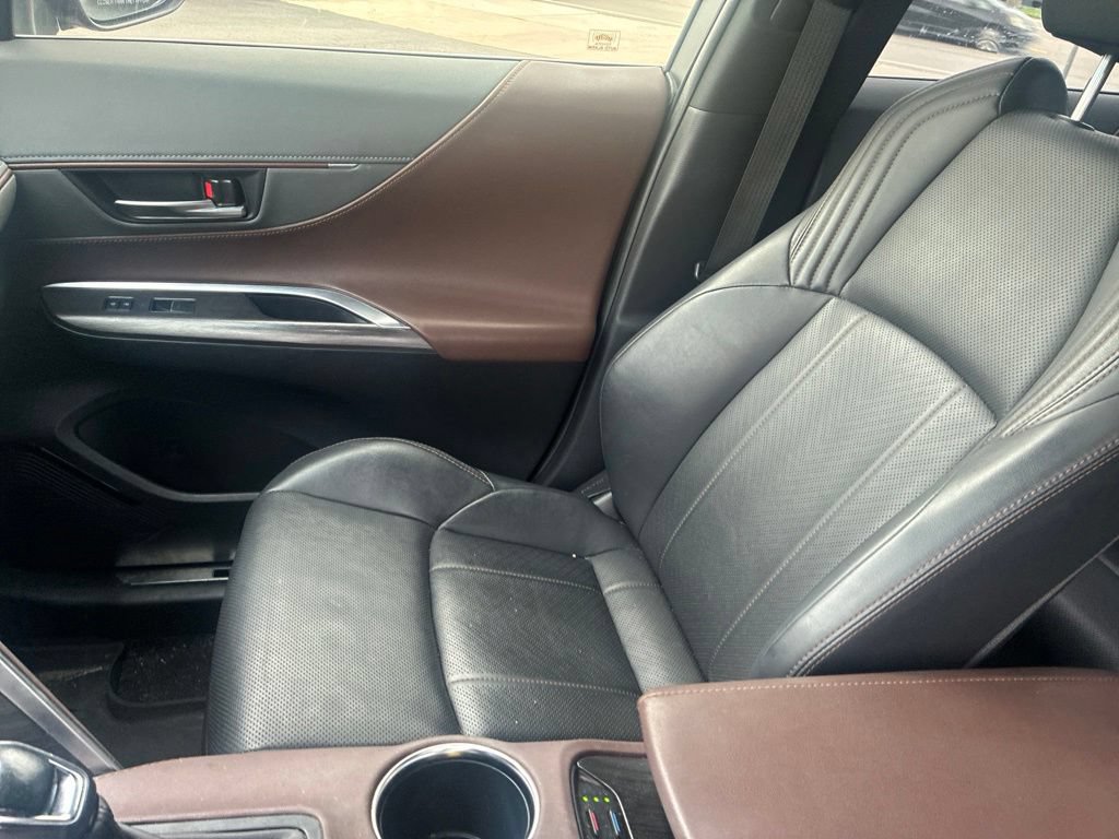 Used 2021 Toyota Venza XLE w/ Softex Package AWD/4WD image 11