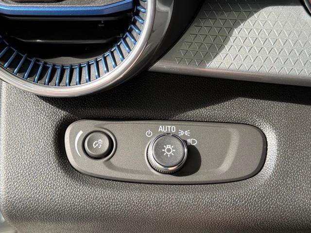 New 2026 Chevrolet Trax LT w/ LT Convenience Package image 32