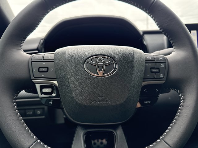 Used 2026 Toyota Camry SE w/ Convenience Package FWD image 17