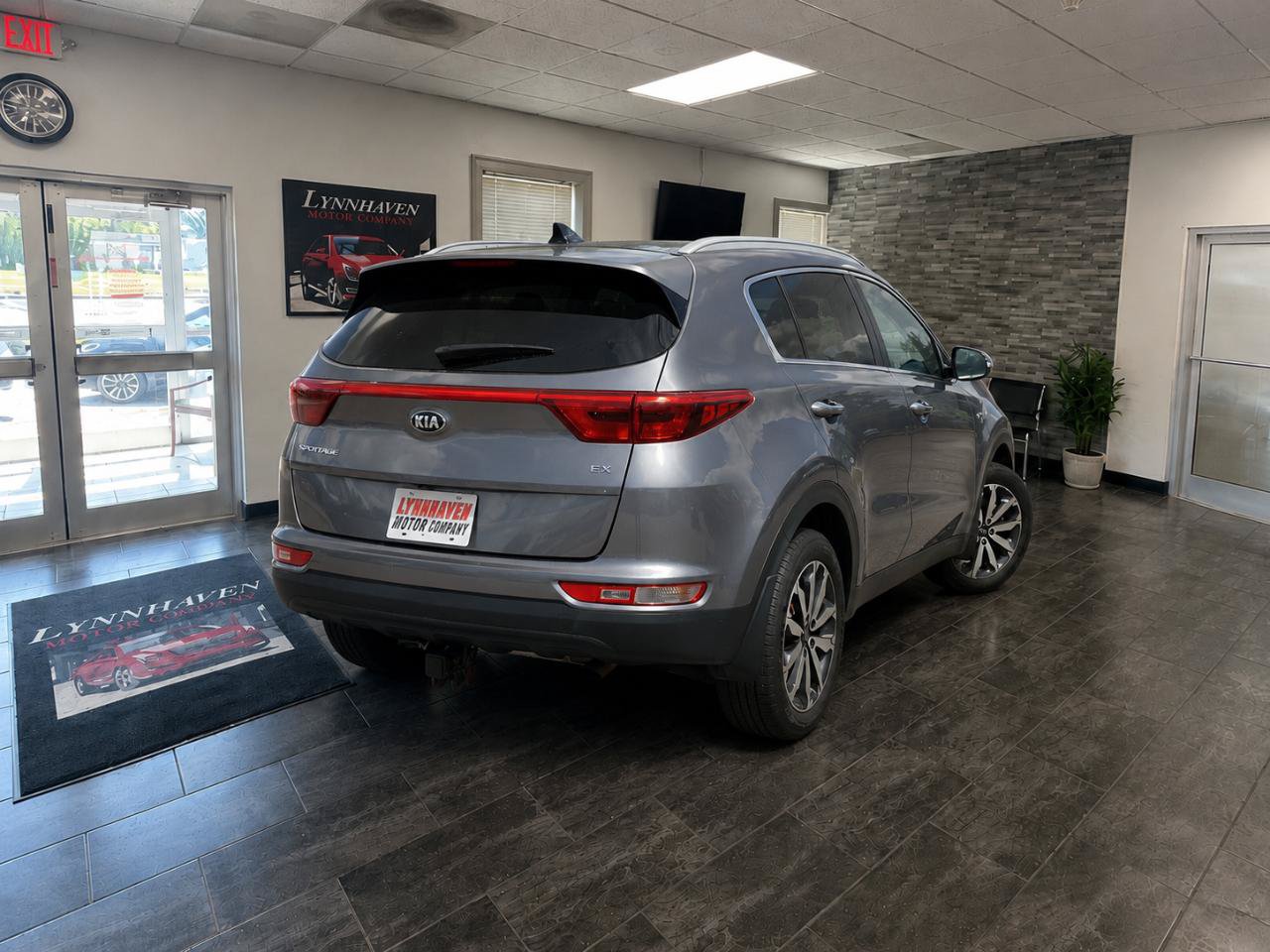 Used 2017 Kia Sportage EX w/ EX Premium Package AWD/4WD image 6