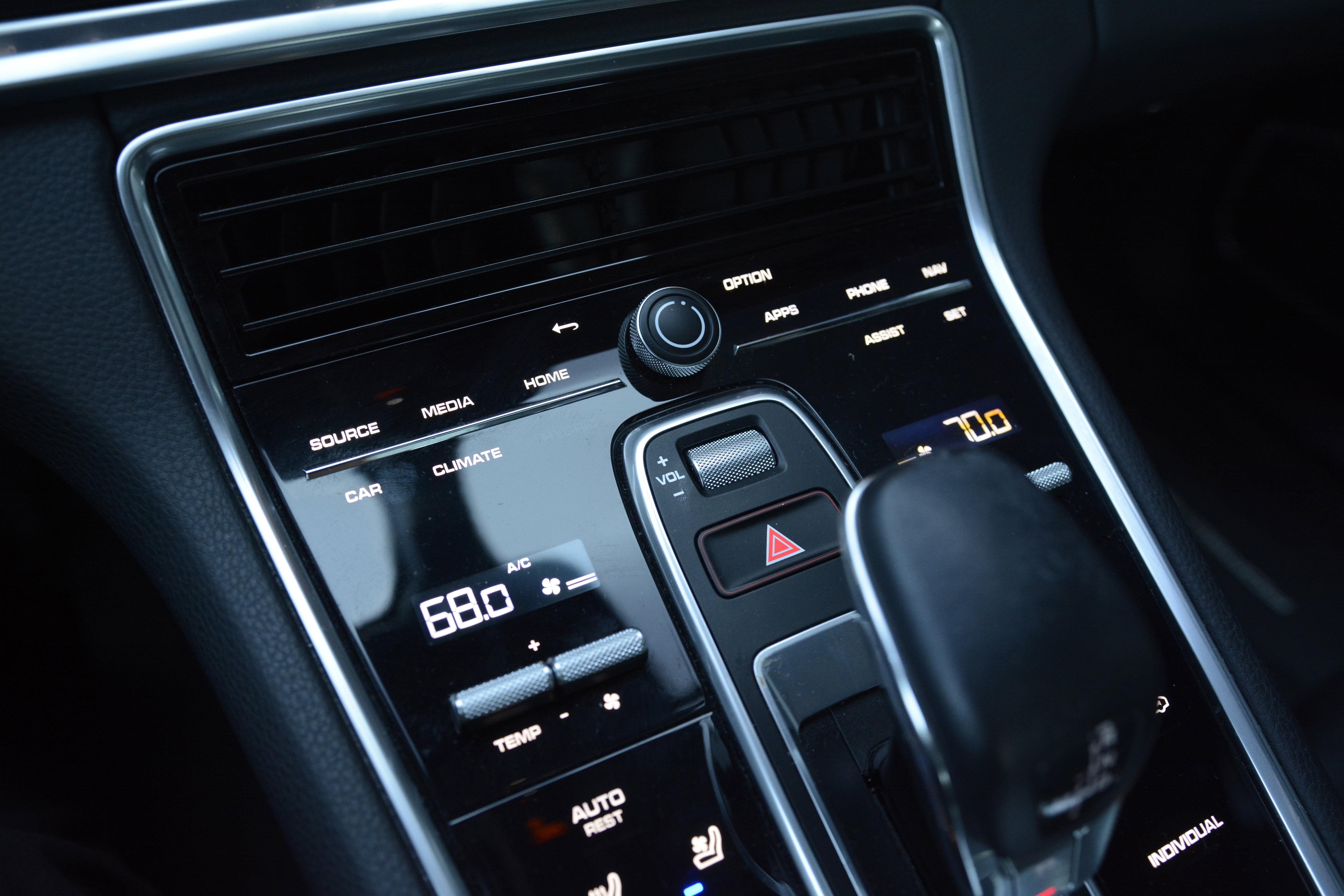 Certified 2023 Porsche Panamera Platinum Edition RWD image 23