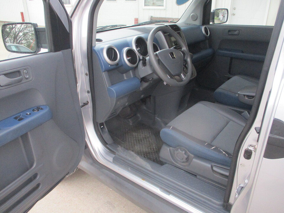 Used 2005 Honda Element LX image 23