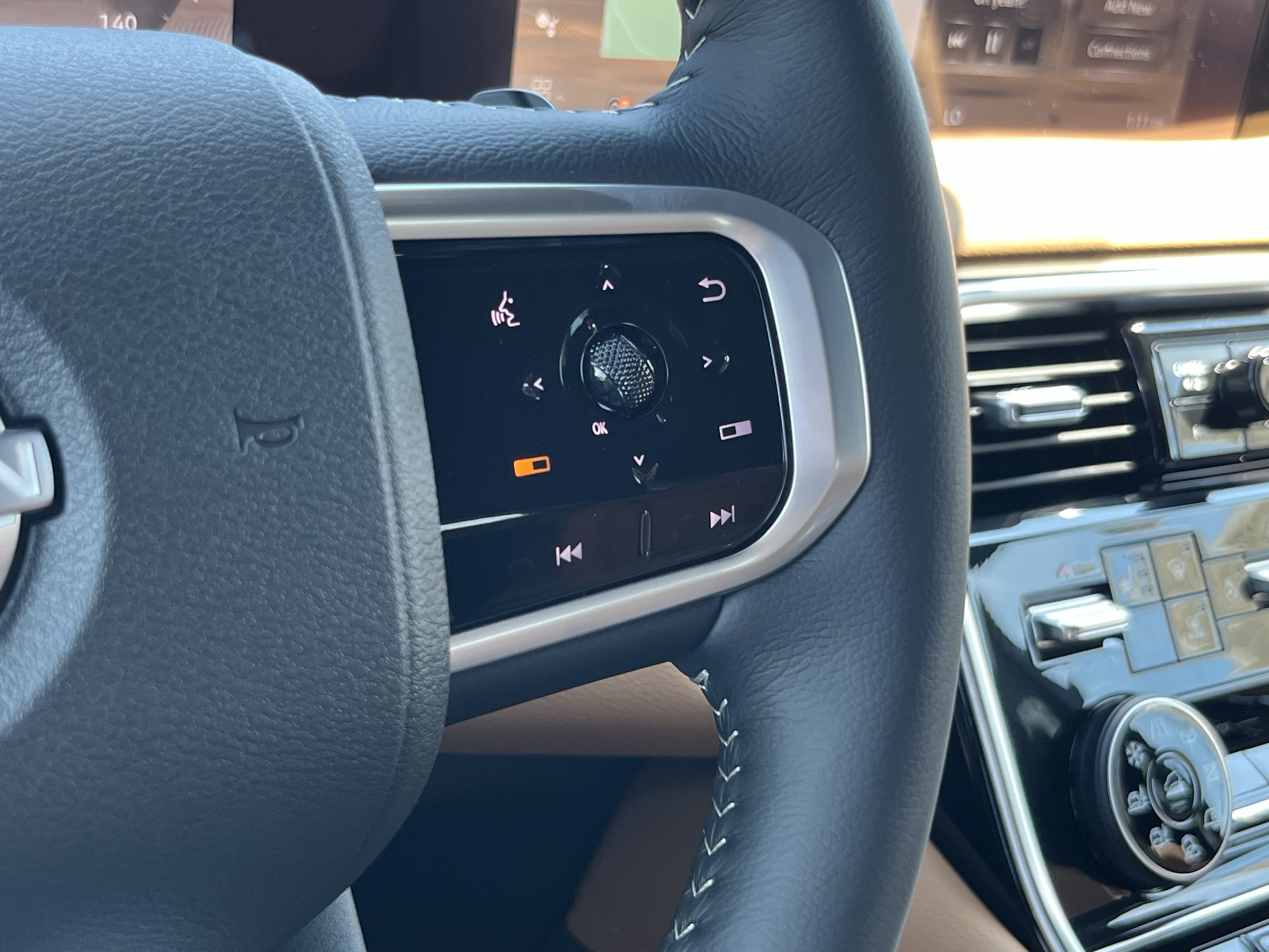 New 2026 Nissan Armada SL w/ Captain's Chari Seat Package AWD/4WD image 30