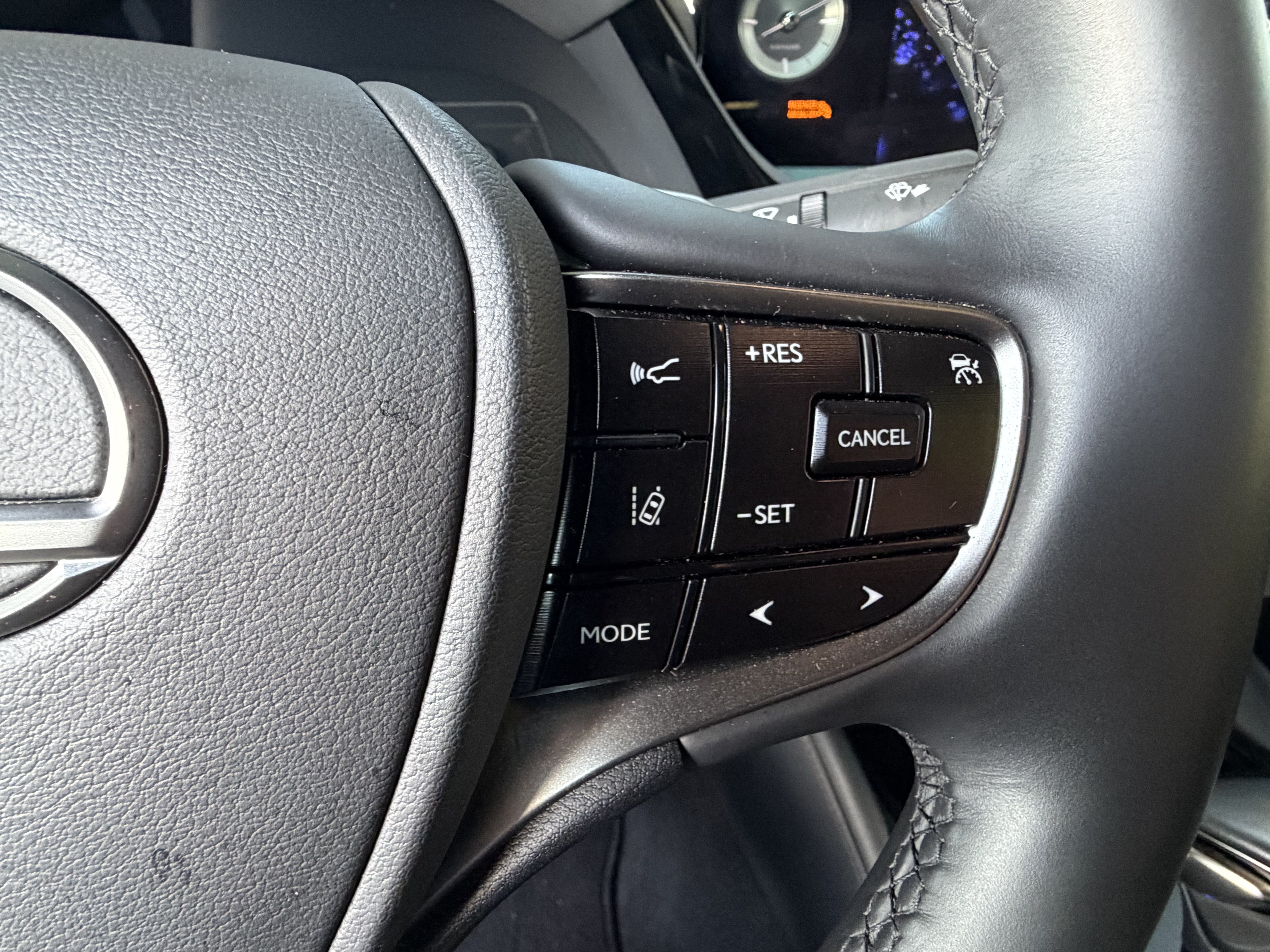 Used 2025 Lexus ES 350 w/ Premium Package FWD image 19