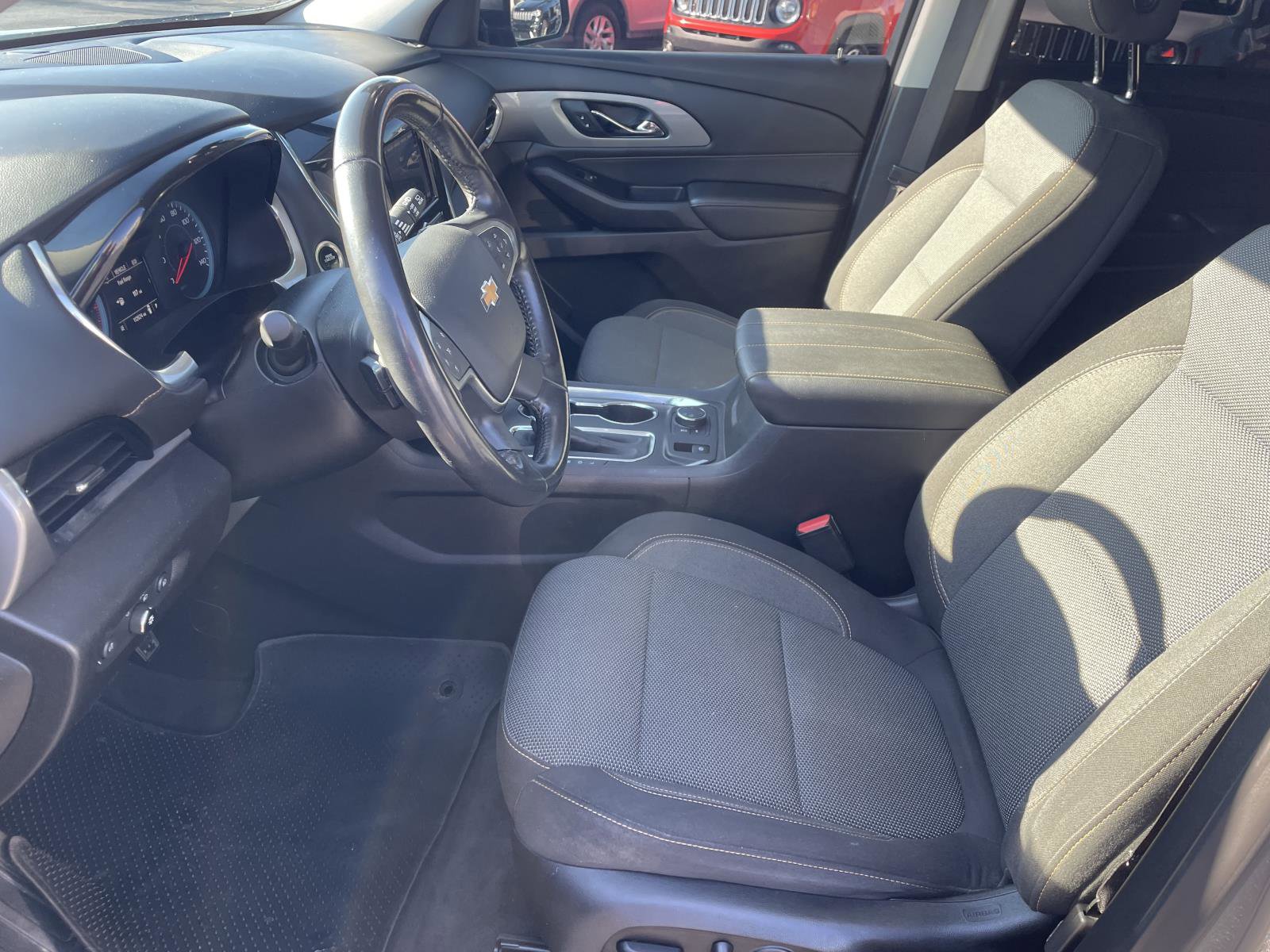 Used 2020 Chevrolet Traverse LT image 4