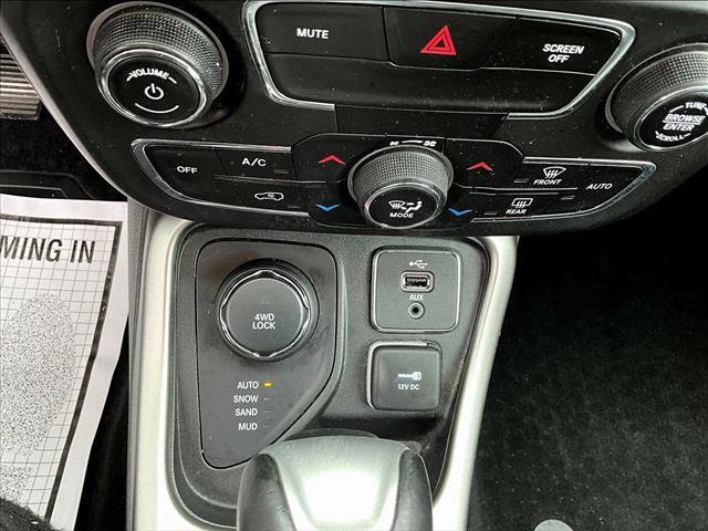 Used 2017 Jeep Compass Latitude w/ Popular Equipment Group AWD/4WD image 22
