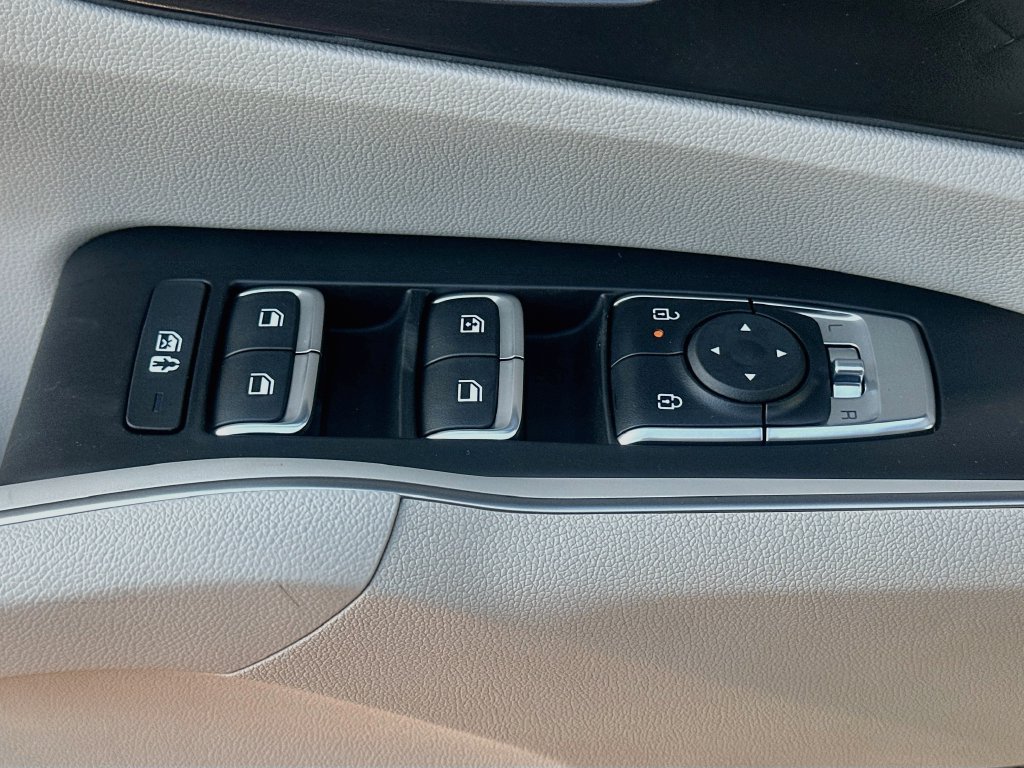 New 2026 Kia Sorento S FWD image 17
