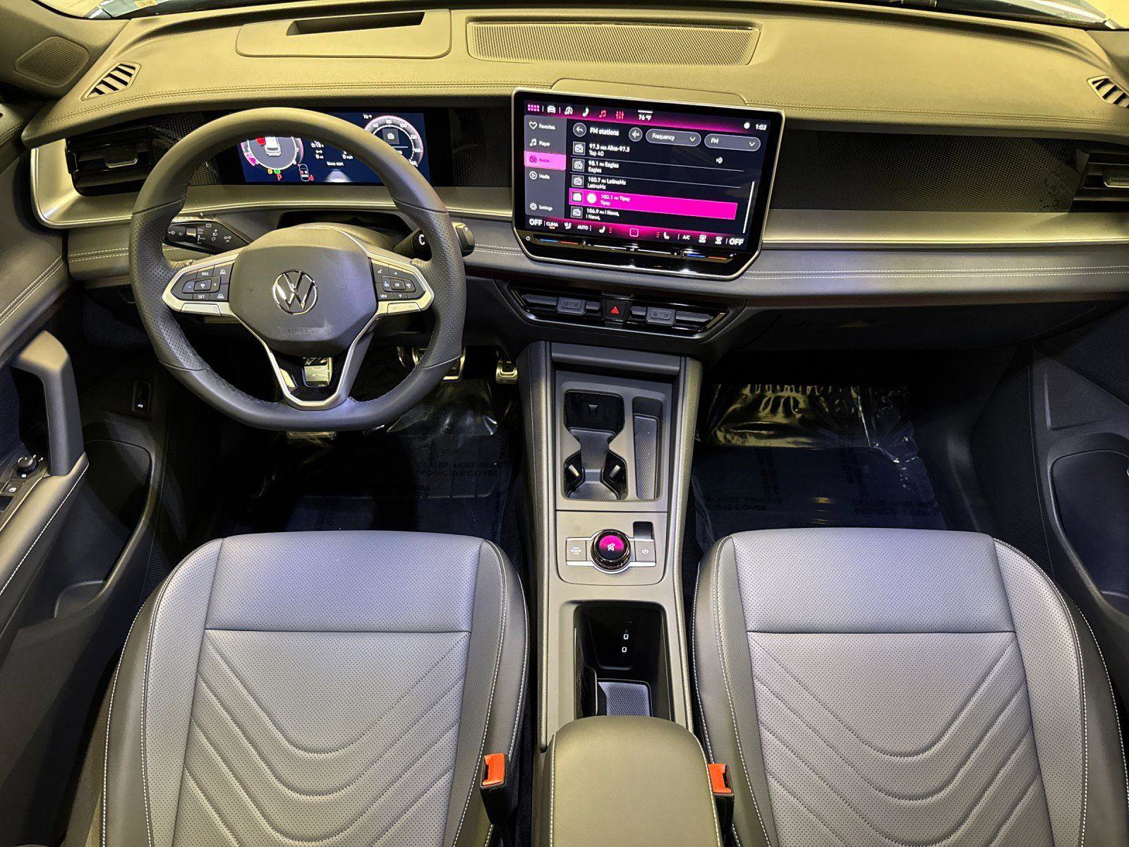 New 2026 Volkswagen Tiguan SE R-Line AWD/4WD image 12