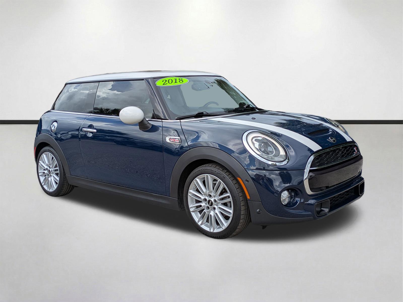 Used 2018 MINI Cooper S FWD image 1
