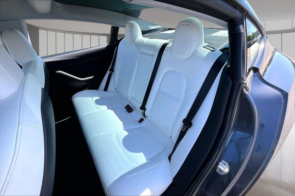 Used 2022 Tesla Model 3 Long Range AWD/4WD image 25