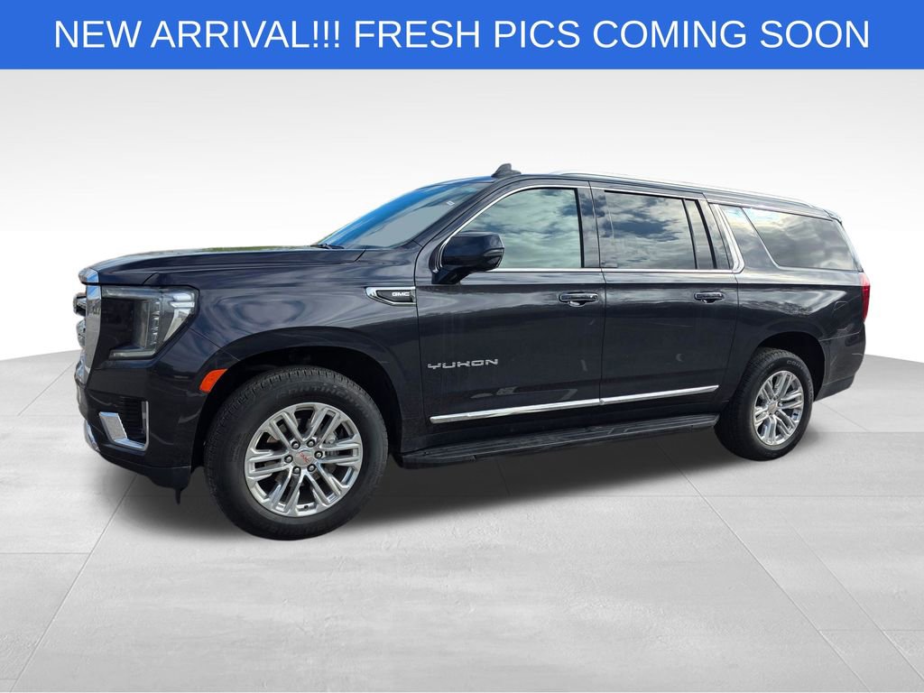 Used 2024 GMC Yukon XL SLT w/ SLT Luxury Package image 2