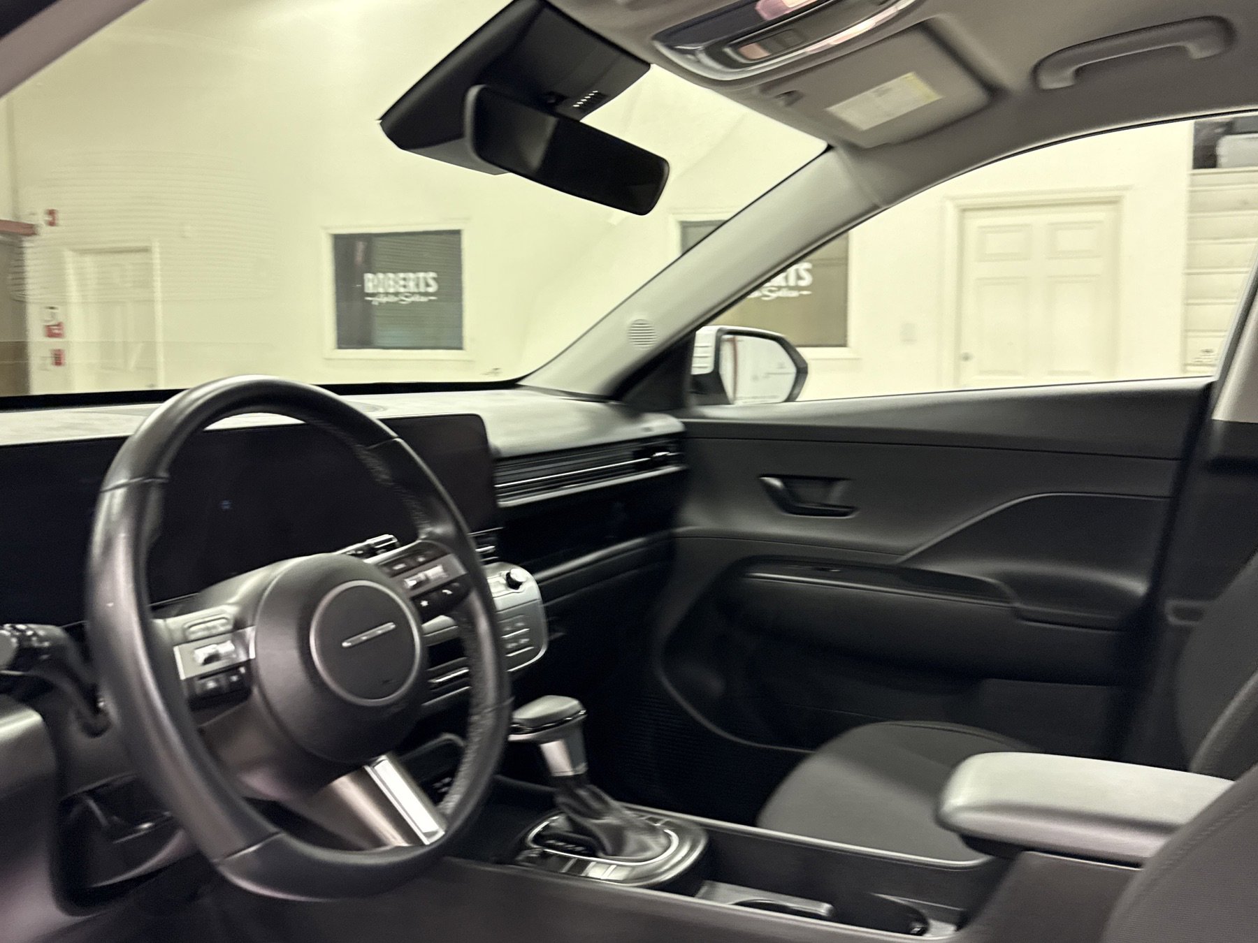 Used 2025 Hyundai Kona SEL image 6