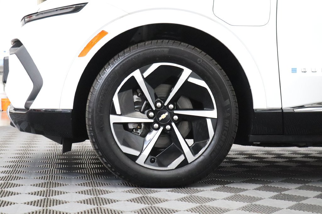Certified 2025 Chevrolet Equinox EV LT FWD image 5