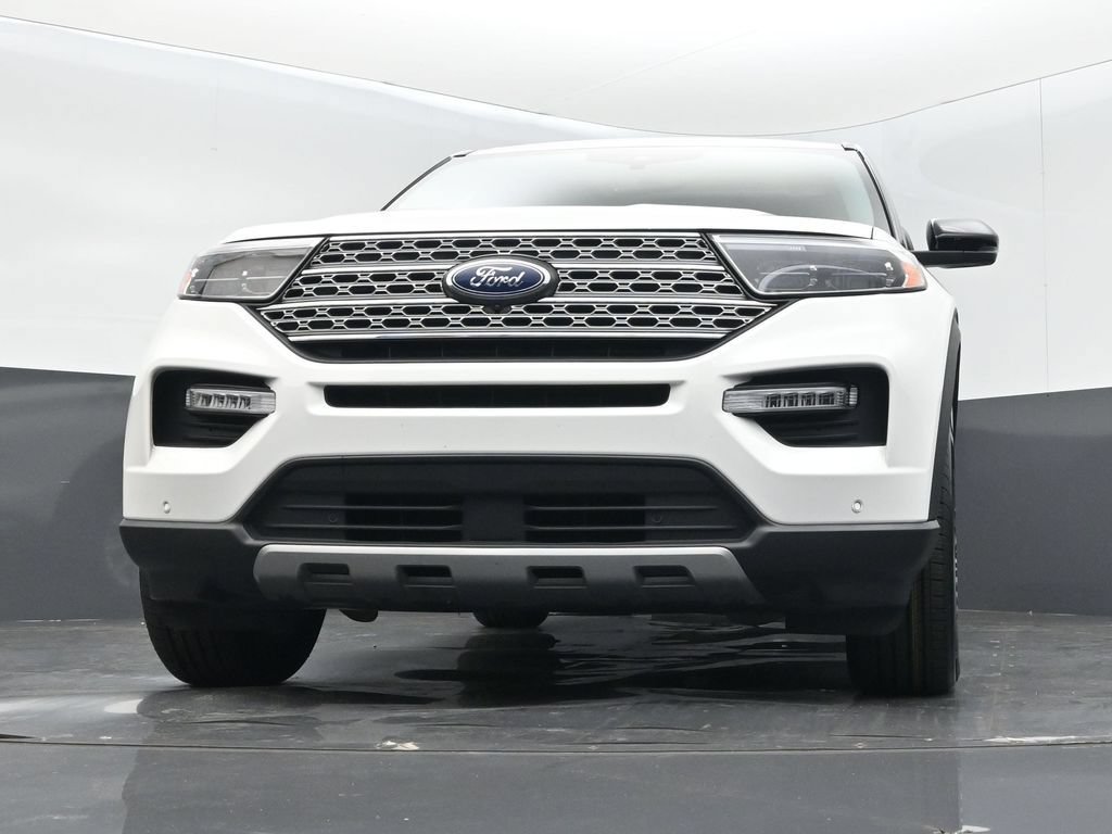 Used 2021 Ford Explorer Limited w/ Equipment Group 301A AWD/4WD image 11