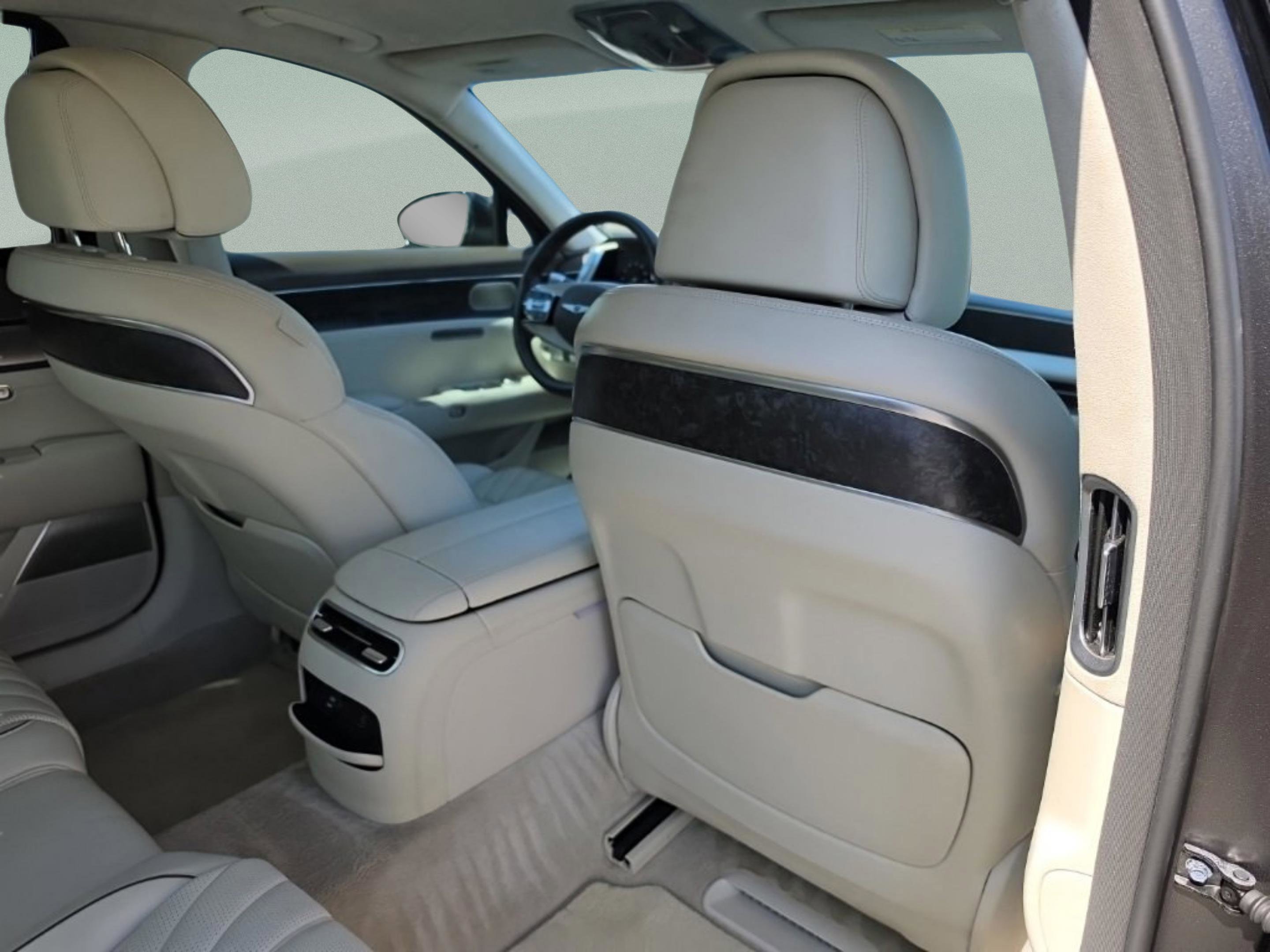 Used 2023 Genesis G90 3.5T image 29