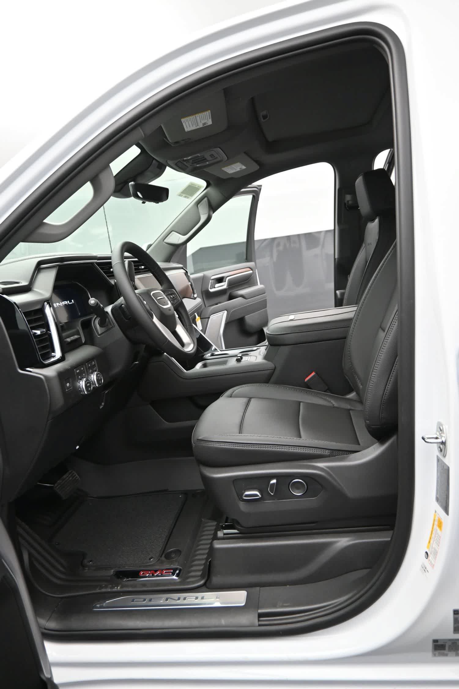 New 2026 GMC Sierra 2500 Denali w/ Denali Reserve Package AWD/4WD image 17