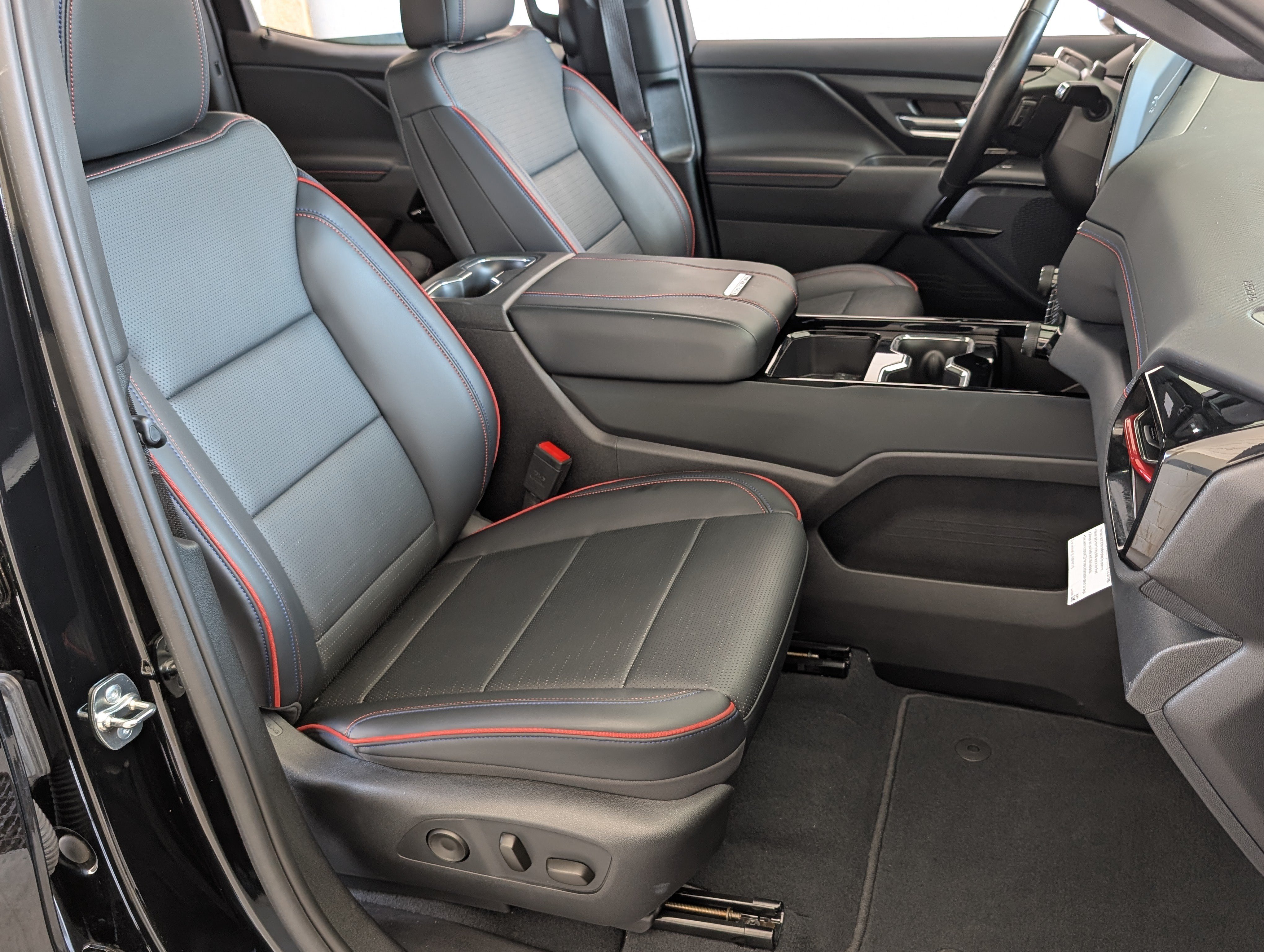 Used 2024 Chevrolet Silverado EV RST AWD/4WD image 21