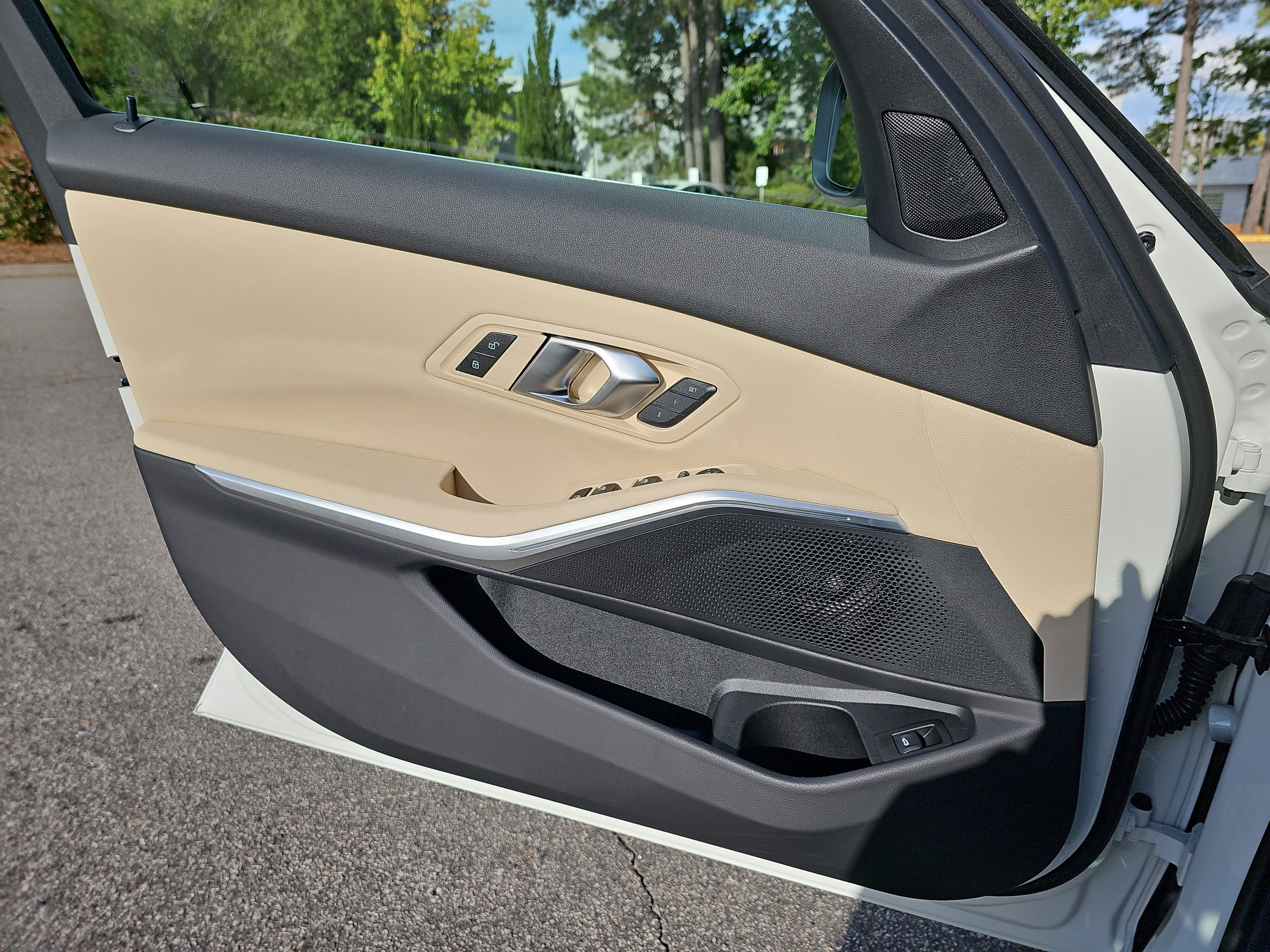 New 2025 BMW 330i xDrive Sedan w/ Premium Package image 28