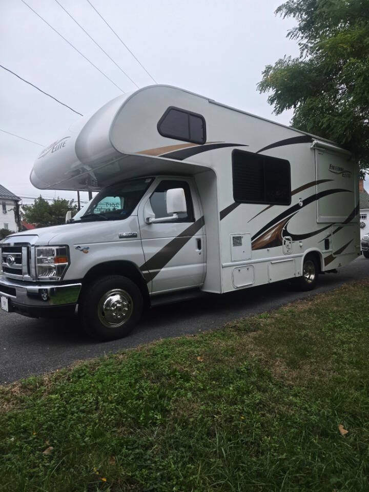 Used 2017 Ford E-350 and Econoline 350 Super Duty w/ Motorhome Prep Package RWD image 15
