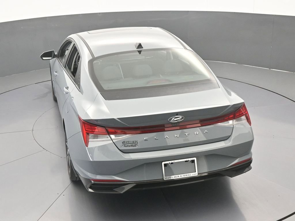 Used 2022 Hyundai Elantra SEL w/ Convenience + Premium Package FWD image 45